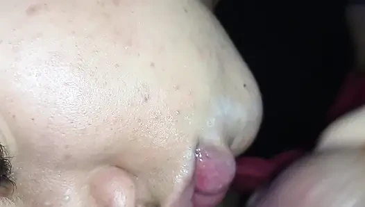 ЭКСТРЕМАЛЬНЫЙ КРИМПАЙ В ВИДЕО ОТ ПЕРВОГО ЛИЦА, КУКОЛД ШЛЕПАЕТ ВЕСЬ СВОЙ СТОЯК НА ЭТОЙ СУЧКЕ
