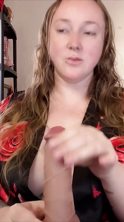 Vollbusige MILf gibt dir heiße wichsanleitung