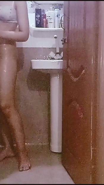 Moment cheie de la "fată indiancă desi de la sat în baie Shawer, primul videoclip xxx"