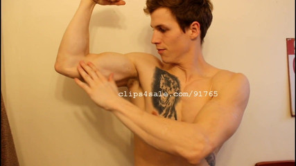 Muscle Fetish - Aaron Flexing Part13 Video1