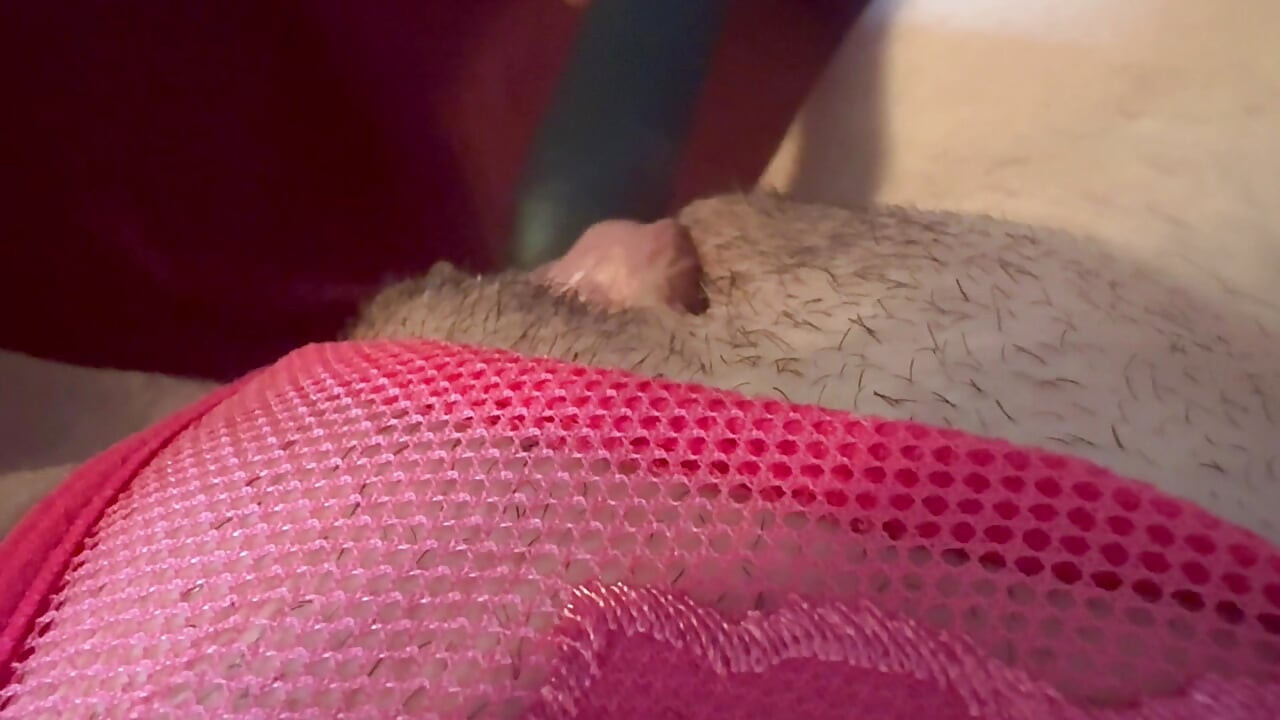 角質熟女主観ソロ女性の濡れた猫大人のおもちゃでセッシュをプレイ