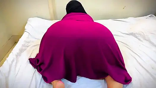 Kirli göt deliği ve amcık mms canlı - büyük götlü Kahireli Müslüman kız