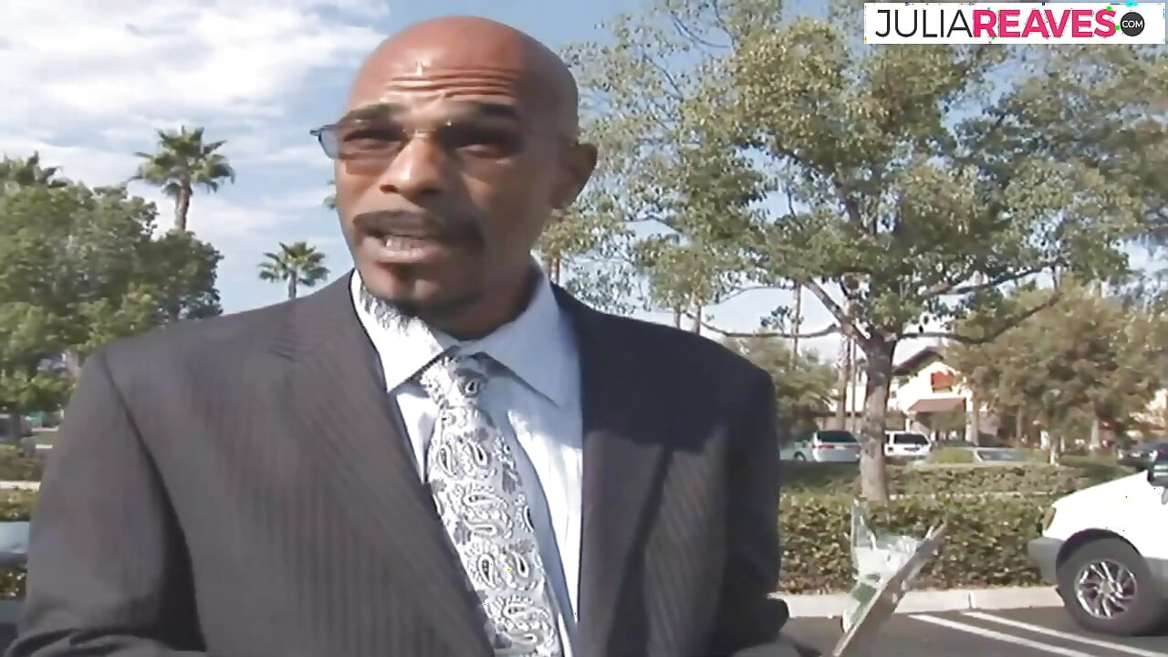 Slut rides a monster black cock on the sofa to a coumshot