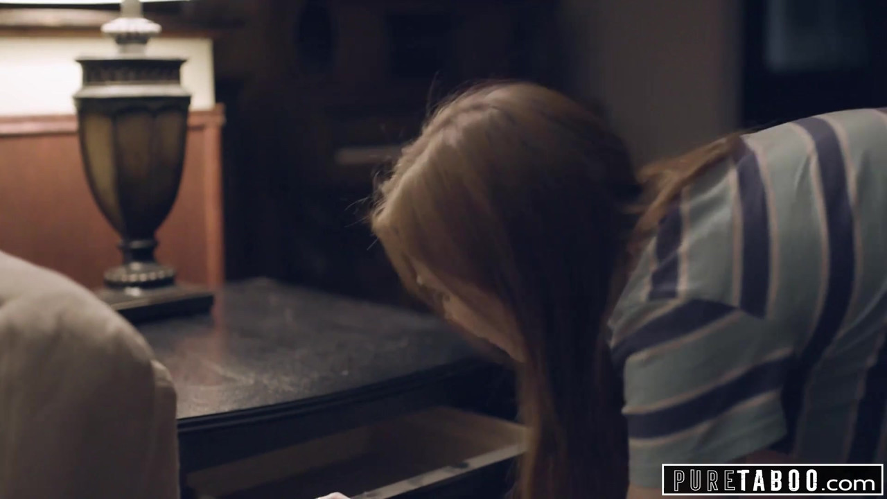 純粋なタブー義理の両親と義理の兄が新しい妹を歓迎