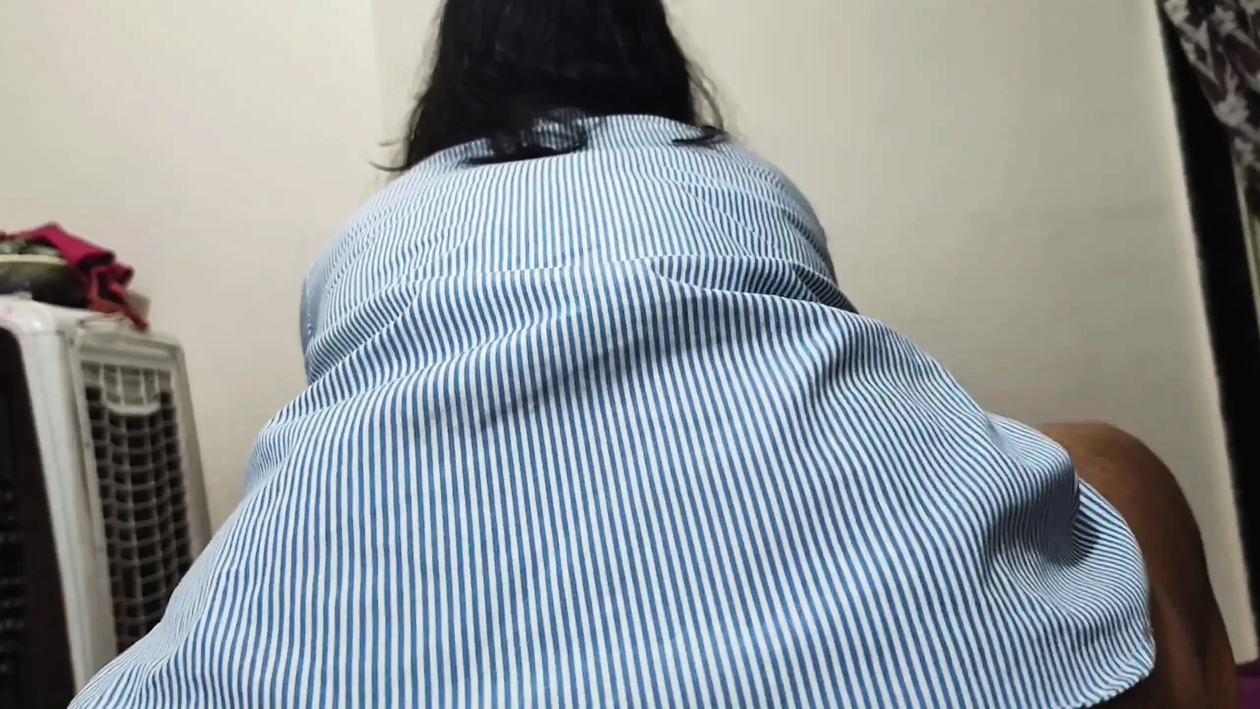 desi collage girl ne collage se ate hi apane padosi ko bulakar chut choda