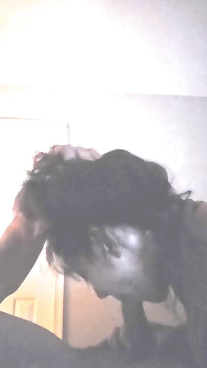 En ateşli orta yaşlı seksi kadınla başka bir harika sakso, yüz sikişi, gırtlağına kadar alma ve ağzına boşalma videosu