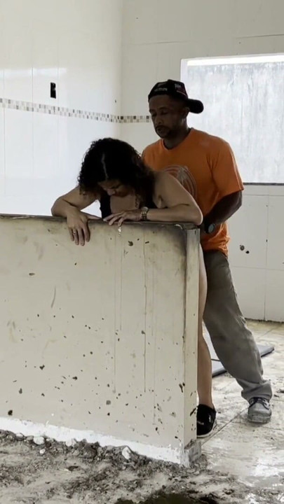 I was fucked by the worker at the construction site The guy took advantage of me masturbating He fucked me in the ass leaving | Clip 1