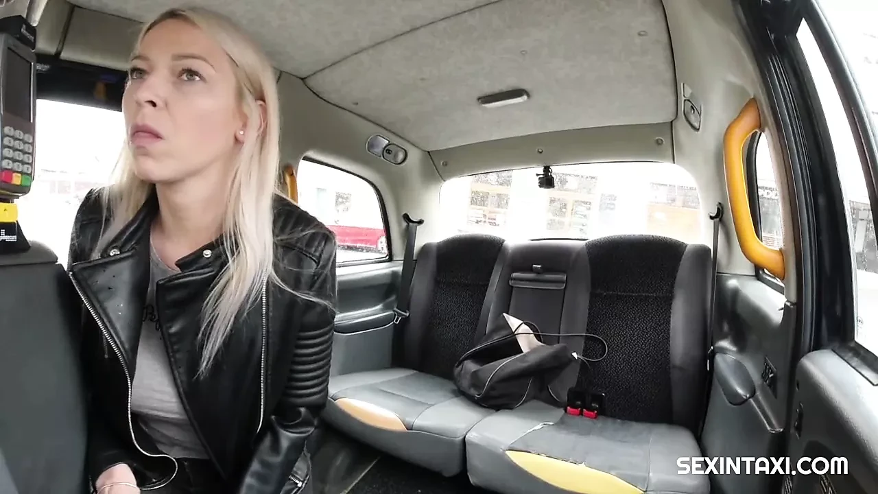 Sexy Czech blonde milf got a free ride