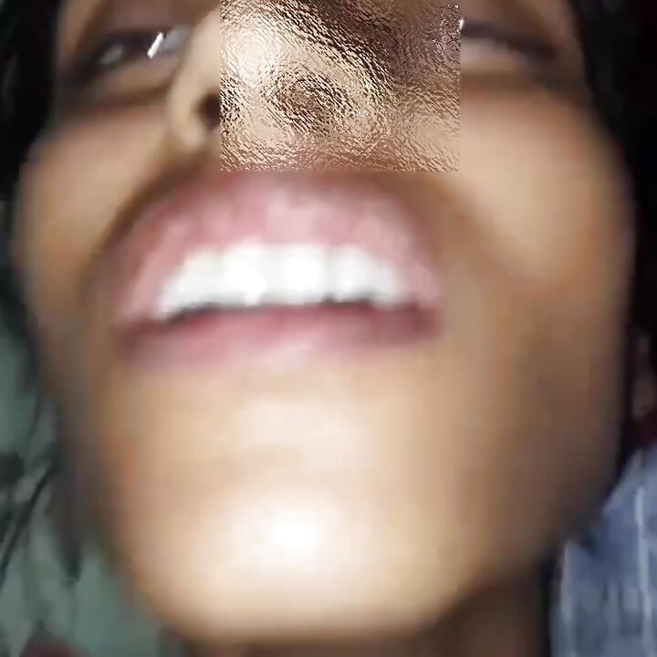 Seks di malam hari dengan erangan keras