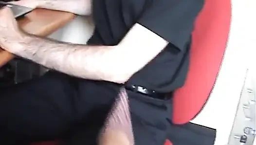 Трение промежным вырезом на высоком каблуке