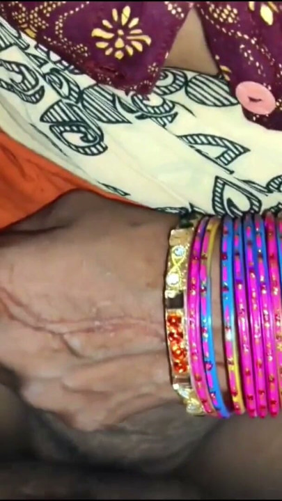 New Bride Ki First Time Sari May Husband Ne Chudai Kiya (New Married Wife's First Night Sex Videos) (Hindi Audio Sex) | Clip 1