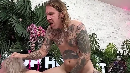 Thea summers si cewek mesum yang lagi sange berat gara-gara dientot sama bryan gozzling