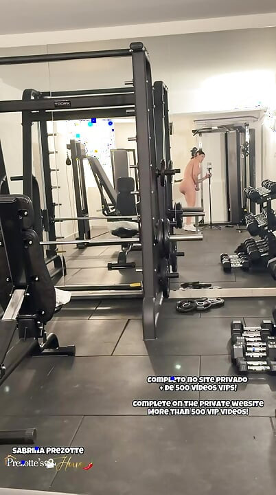 Vino să te joci cu mine la sala de sport, Abonează-te acum și vezi acest lucru și alte clipuri video complete.