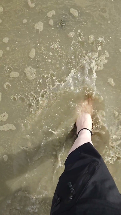 Barefoot in the September North Sea in Wangerland