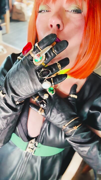 Who Doesn't Love This British Tart Smoking For You In Leather Gloves & Rings! Tina Snua Smoker