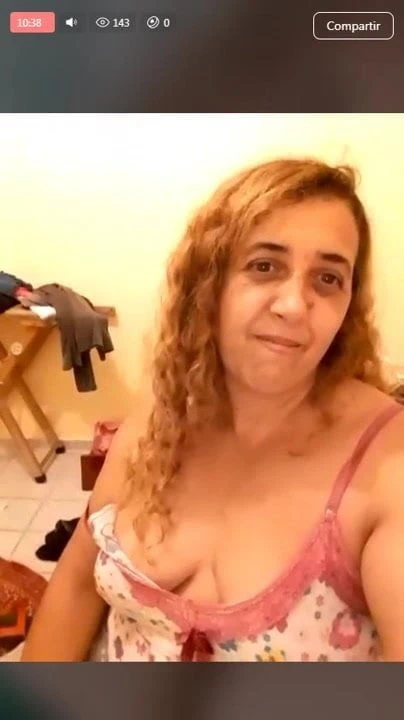 Madura brasilera le encanta mostrarse en Badoo