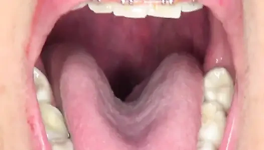 Super Kinky Show with Big Grapes