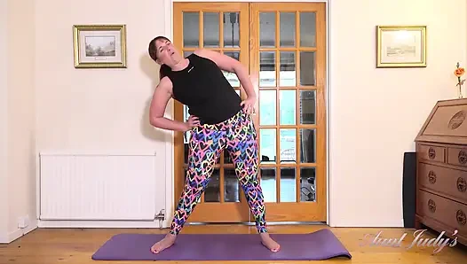Auntjudys - Workout Time with Chubby MILF Ruby Cattrall