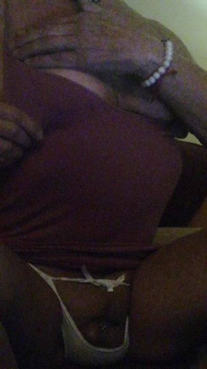 Macarena tits