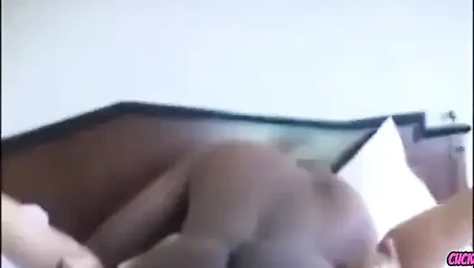 Tante seksi selingkuh sama pria lain atas ijin suami. Aku dan teman-temanku suka banget dientot habis-habisan sama besar