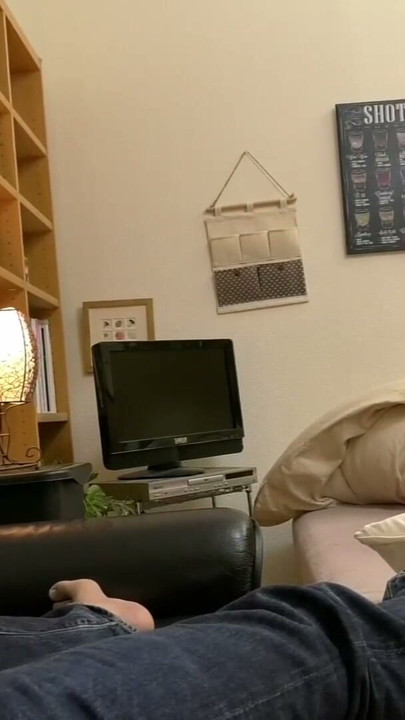 Selv med ektemennene hvilende ved siden av seg, brydde de seg ikke! Ni gifte kvinner hengav seg til umoralske seksuelle møter. -4 | Klipp 2