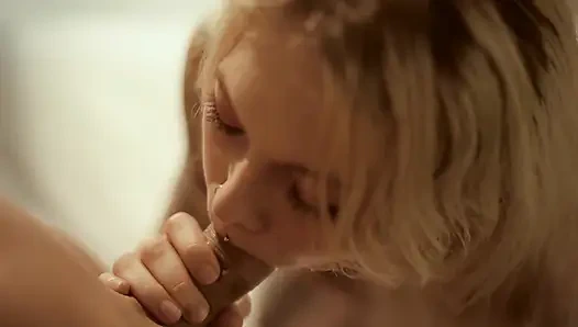 Komşumu binerek uyandırdım ve onu yüzüme boşalttırdım