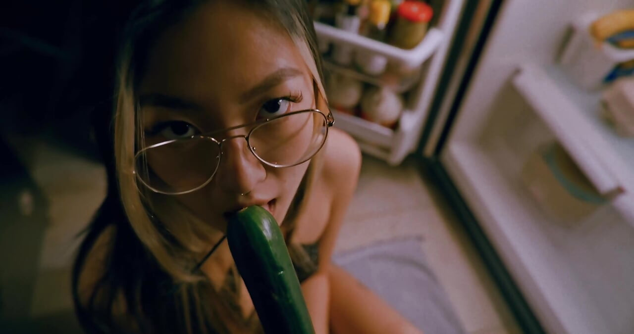 חטיף מטבח בשעת לילה מאוחרת הופך לקרם פנים עם חלבון