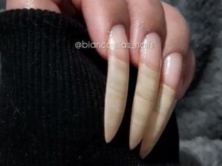 Porno seksowne długie paznokcie