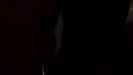 Büyük bir fındık kırmak