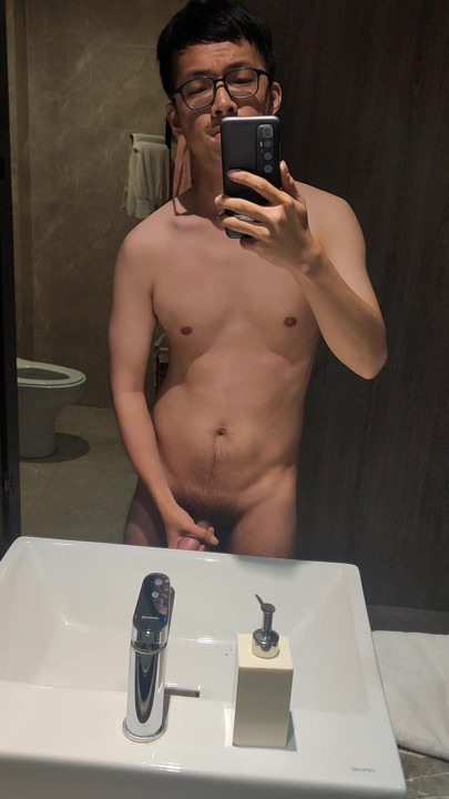 Every time I come to the hotel, I especially want to masturbate
