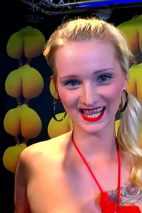 Ggg - Mia w Wild Bukkake Gangbang