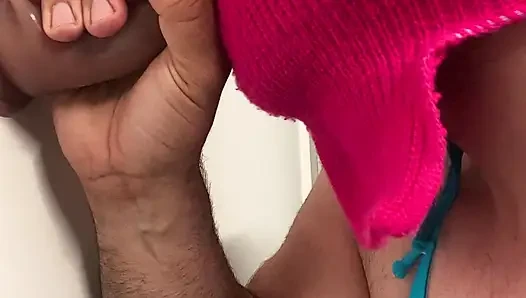 Dildo oral seks kadın kılıklı iyi emiyor!