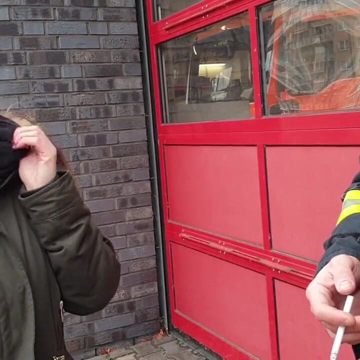 Maukah kau tunjukkan tabungmu?? Pemadam kebakaran ngentot !!