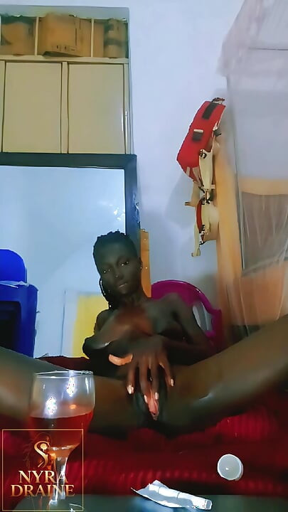 Purity raw: cachonda ugandan pide pollas y su semen