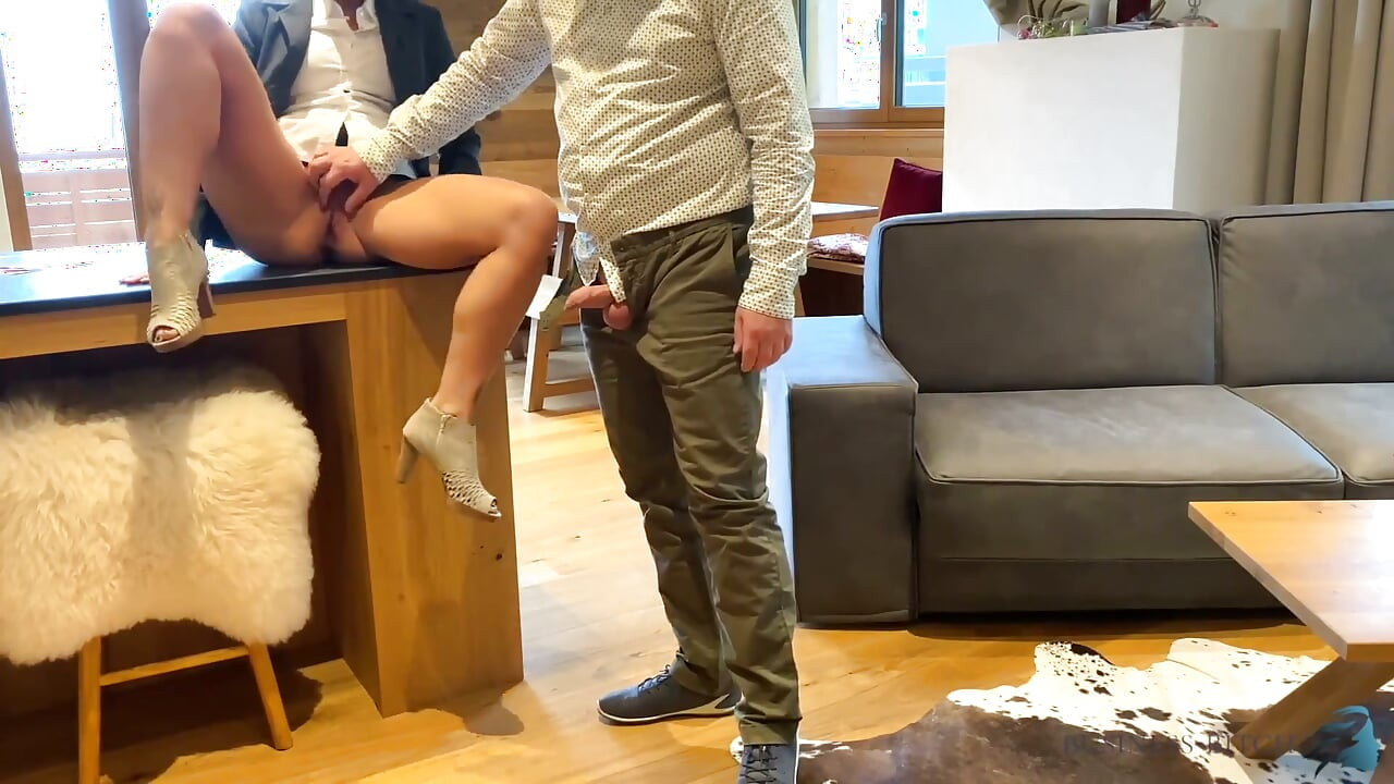 퇴근 후 격렬한 애널 비즈니스 회의