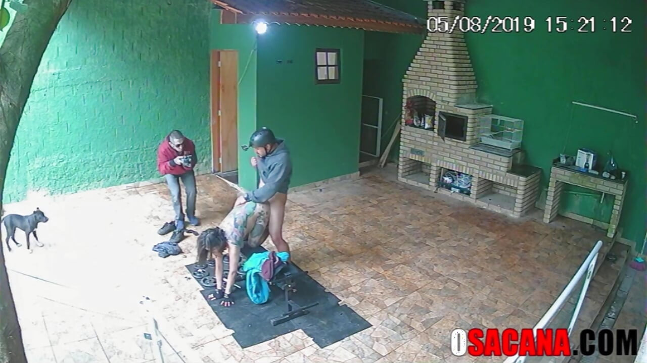 Gençler spor salonu egzersizi sırasında amatör gerçeklik şovunda sikişiyor