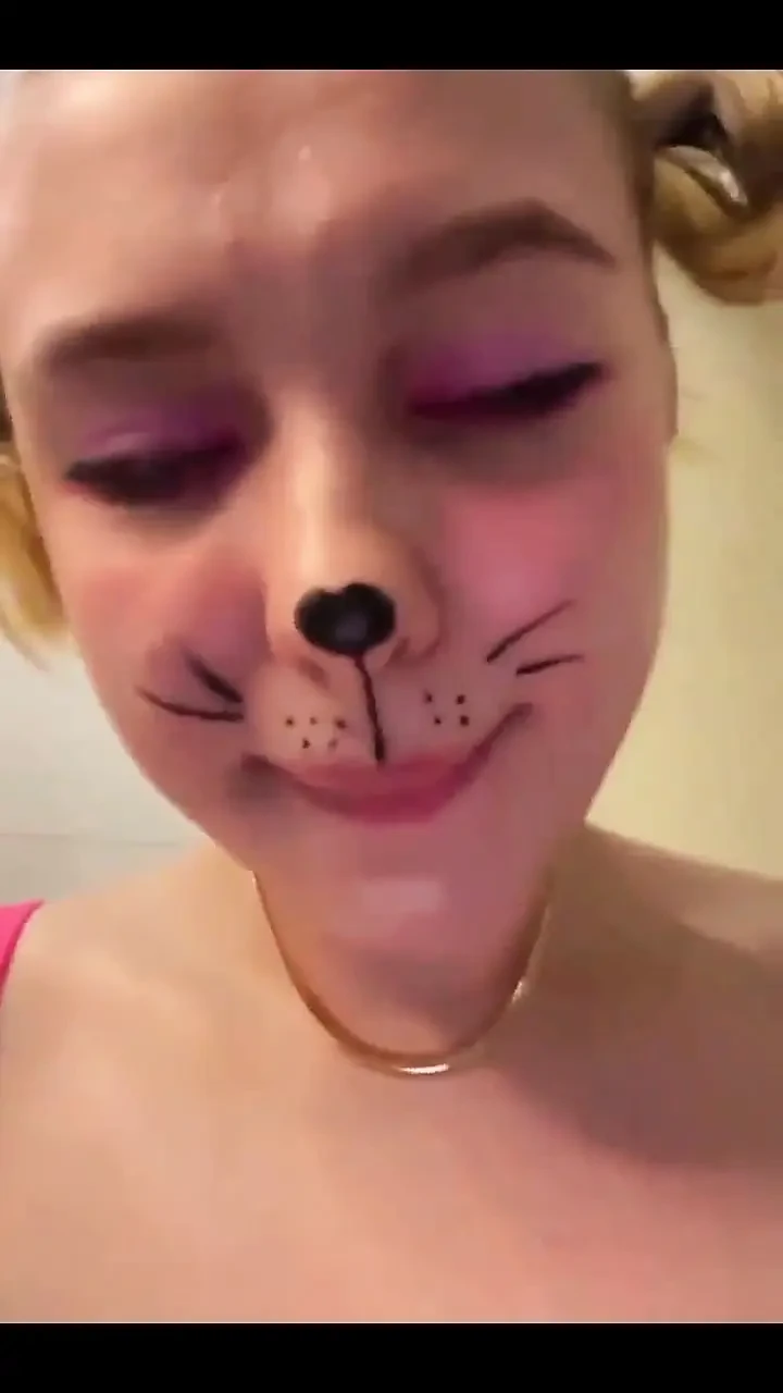 Hot Amateur Play with Pink Pussy