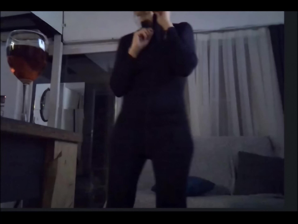Üstsüz azdırma dansı