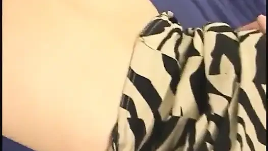 Allie si cewek hot yang lagi asik nyepong kontol dan wajahnya dicrot sperma hangat