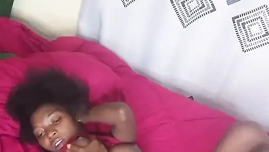 Biarawati itu mengharuskan memeknya yang sempurna