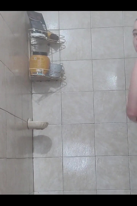 Pancuran mandian panas penuh