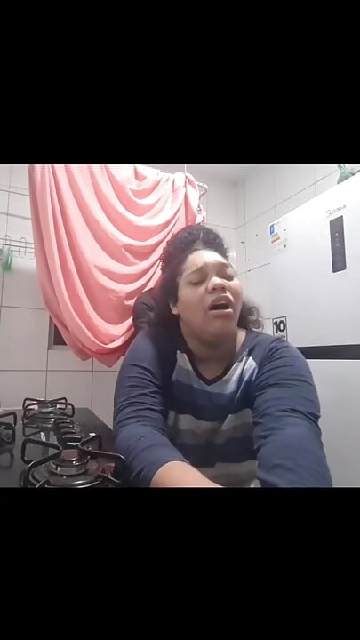 MADRASTA ME CHAMA PARA TOMAR UM BANHO