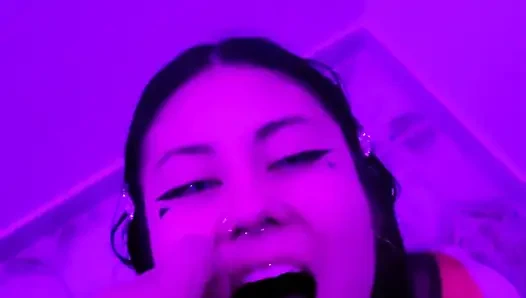 Siswi cantik dherlydoll nyepong kontolku sampai tenggorokan dan dicrot di mulutnya!