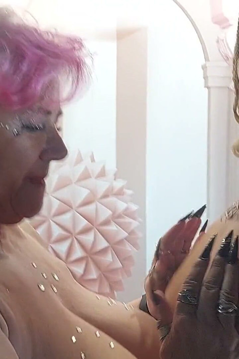 Granny Ahegao Fingering Blonde's Dripping Pussy Wild