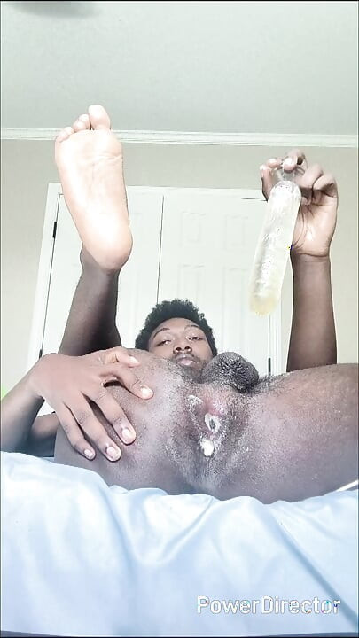 Dildo dalam-dalam di bussy saat posisi misionaris bikin napas tersengal dan kewalahan