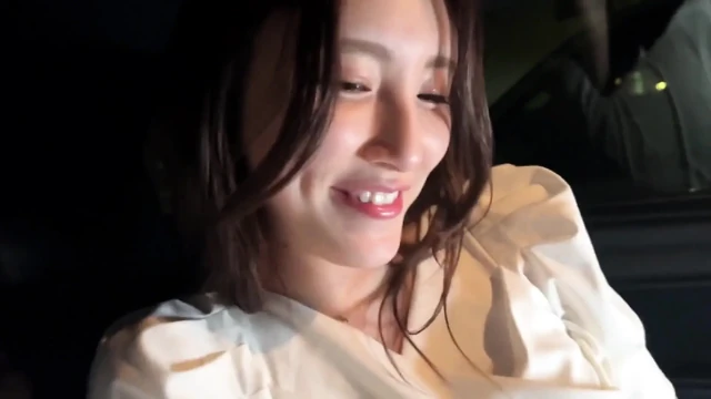 第1部分：激烈的性爱, 用她的性魅力和美感完全把你从脚上扫开