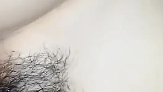 Aşka gerek yok ama yine de vücudunun sıcaklığını hissediyorum