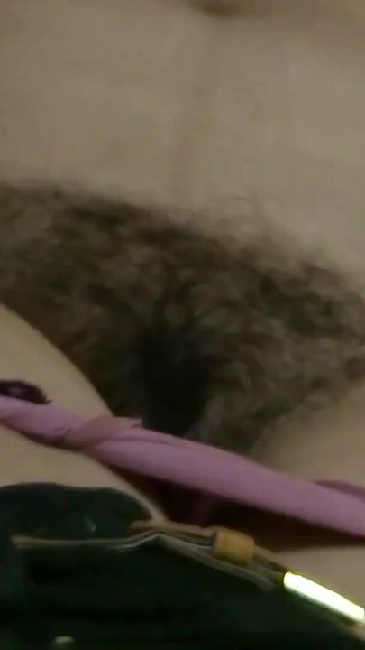 I jerk off looking at my beautiful stepmother's hairy pussy, I want to fuck her. | Clip 2