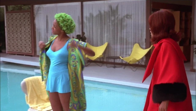 Vivica A. Fox, Halle Berry - ''Why Do Fools Fall in Love''