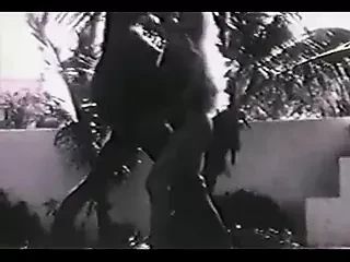 麦当娜和娜奥米坎贝尔裸体摆姿势